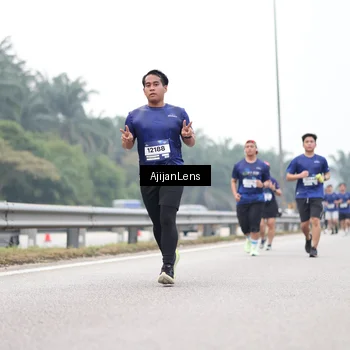 Runner Photo 7398186