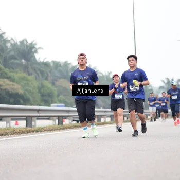 Runner Photo 7398213