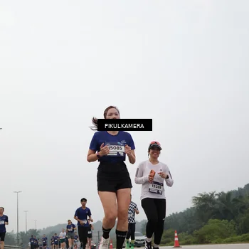 Runner Photo 7398343