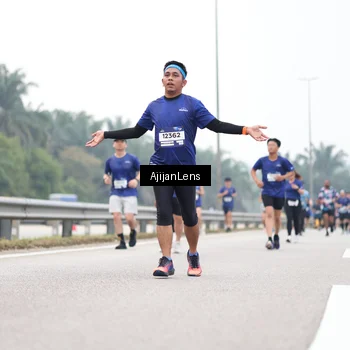 Runner Photo 7398371