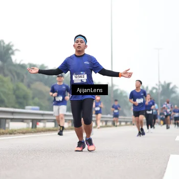 Runner Photo 7398372