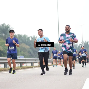 Runner Photo 7398667