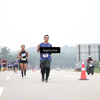 Runner Photo 7398670