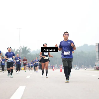 Runner Photo 7398681