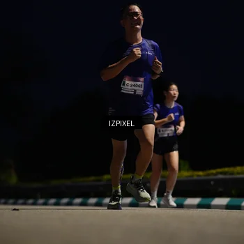 Runner Photo 7398839