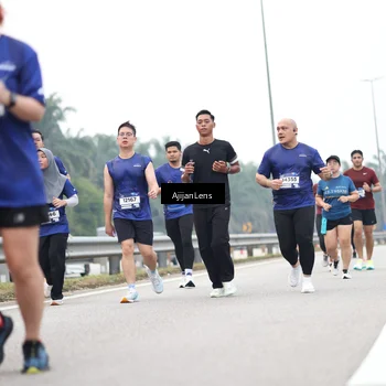 Runner Photo 7399002