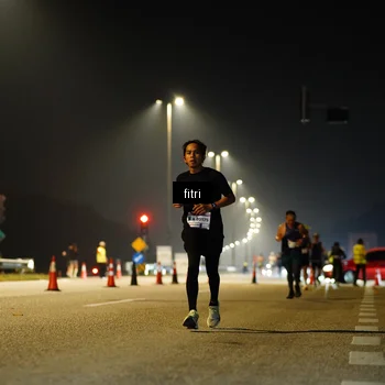 Runner Photo 7399010