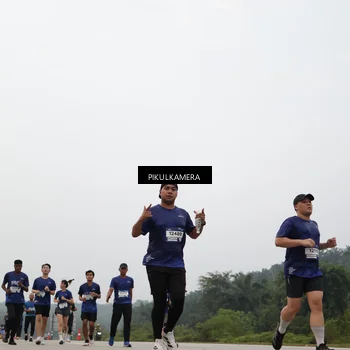 Runner Photo 7399014