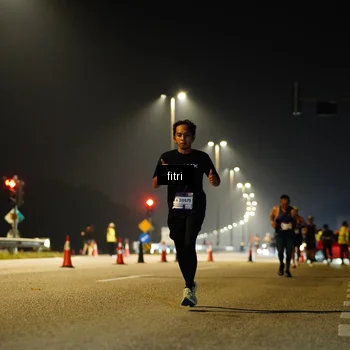 Runner Photo 7399023