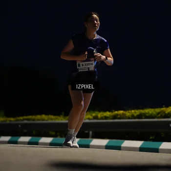 Runner Photo 7399029