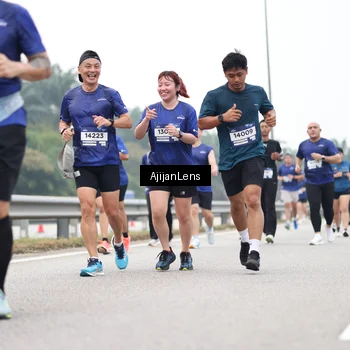 Runner Photo 7399035