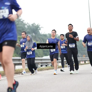 Runner Photo 7399036