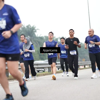 Runner Photo 7399046