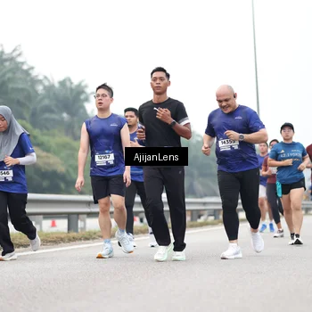 Runner Photo 7399060