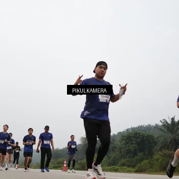 Runner Photo 7399064