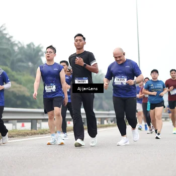 Runner Photo 7399070
