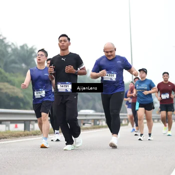 Runner Photo 7399076
