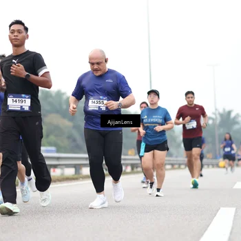 Runner Photo 7399100