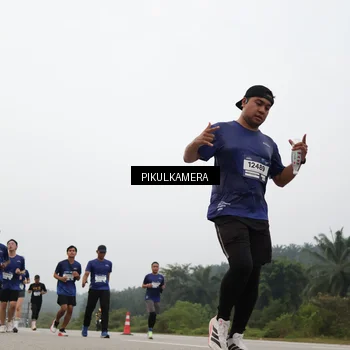 Runner Photo 7399106