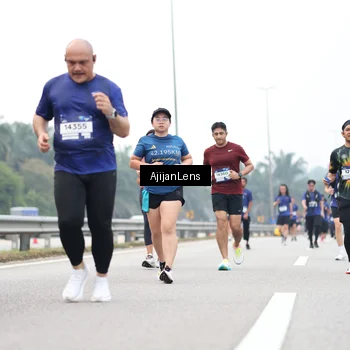 Runner Photo 7399115
