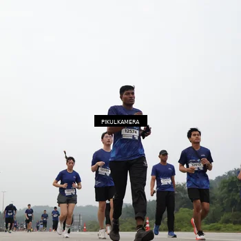 Runner Photo 7399256
