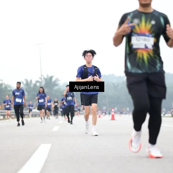Runner Photo 7399304