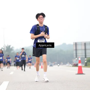 Runner Photo 7399343