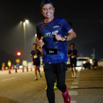 Runner Photo 7399359