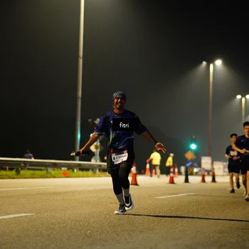 Runner Photo 7399541