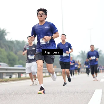 Runner Photo 7399773