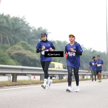 Runner Photo 7400084