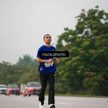 Runner Photo 7400382
