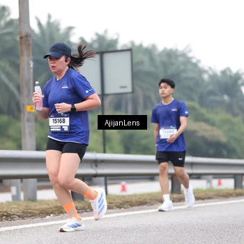 Runner Photo 7400712