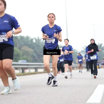 Runner Photo 7400772