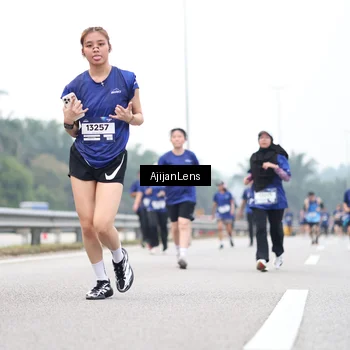 Runner Photo 7400812
