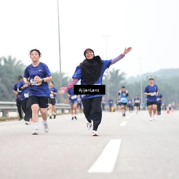 Runner Photo 7400817
