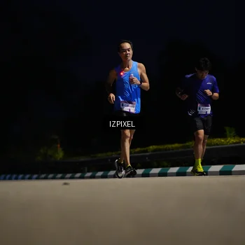 Runner Photo 7400990