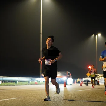 Runner Photo 7400992