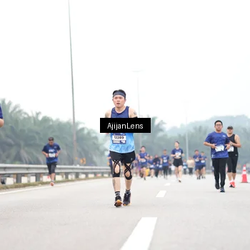 Runner Photo 7401173