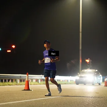 Runner Photo 7401200