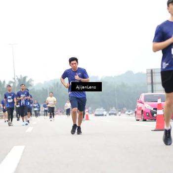 Runner Photo 7401510