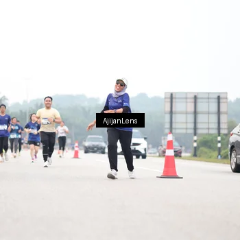 Runner Photo 7401653