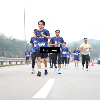 Runner Photo 7401695
