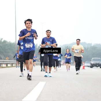Runner Photo 7401716