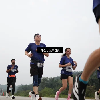 Runner Photo 7401859