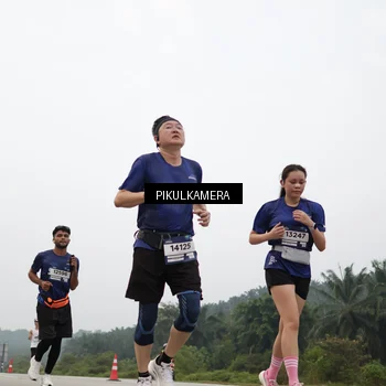 Runner Photo 7401950
