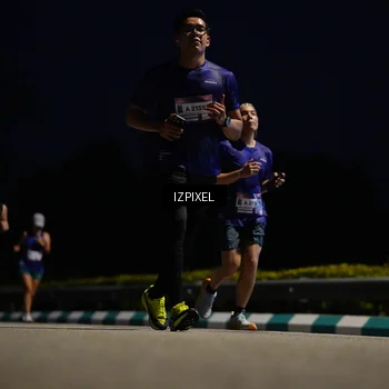 Runner Photo 7402001