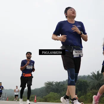 Runner Photo 7402013