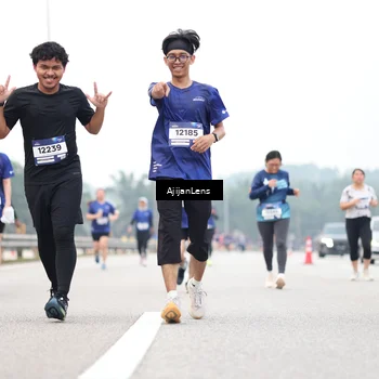 Runner Photo 7402037