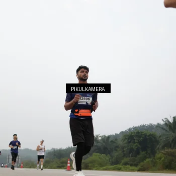 Runner Photo 7402080